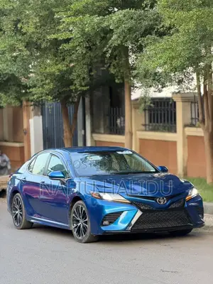 Toyota Camry 2018 Blue
