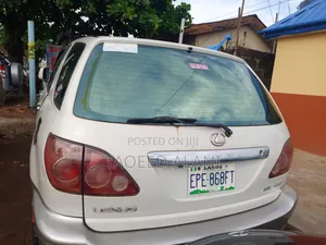 Lexus RX 2000 White