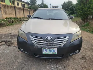 Toyota Camry LE V6 4dr Sedan (3.5L 6cyl 6AM) 2007 Gold