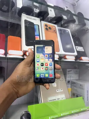 Apple iPhone SE (2020) 64 GB Black