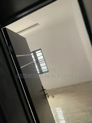 3bdrm Apartment in Oluwo Estate Odo Ona, Akala Express for rent