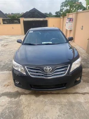 Toyota Camry LE 4dr Sedan (2.5L 4cyl 6AM) 2010 Gray