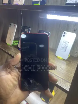 Apple iPhone 13 128 GB Red