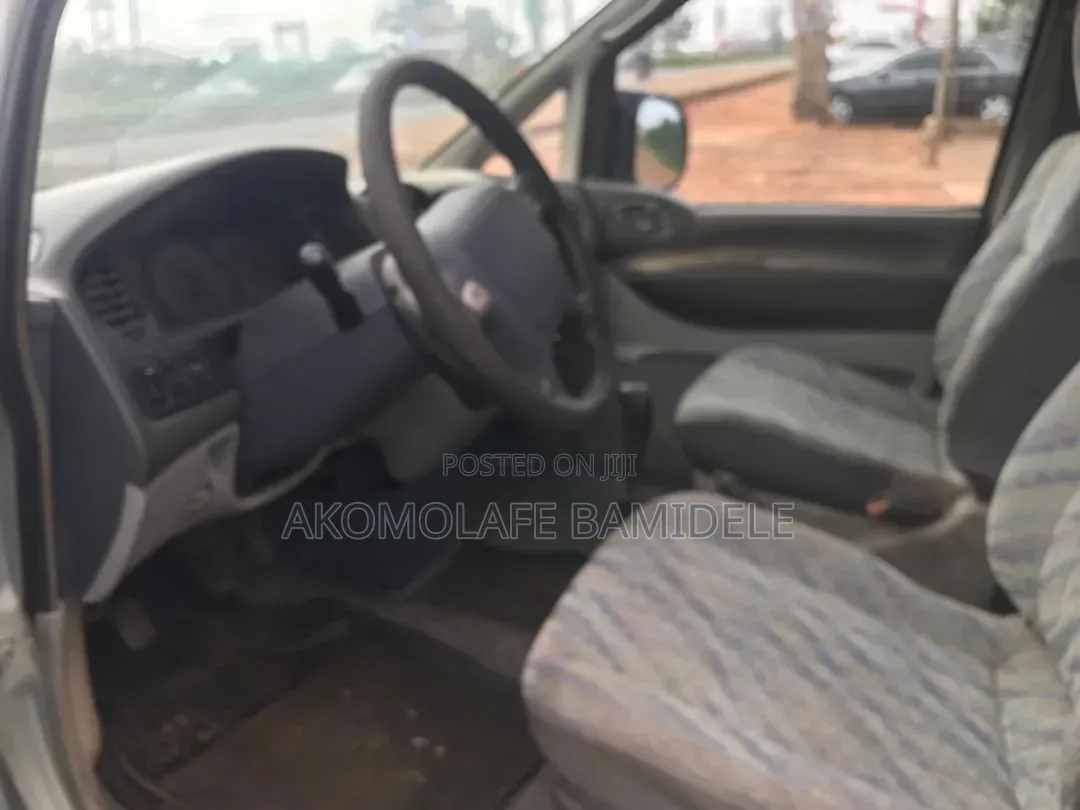 Mitsubishi L400 2005 Silver