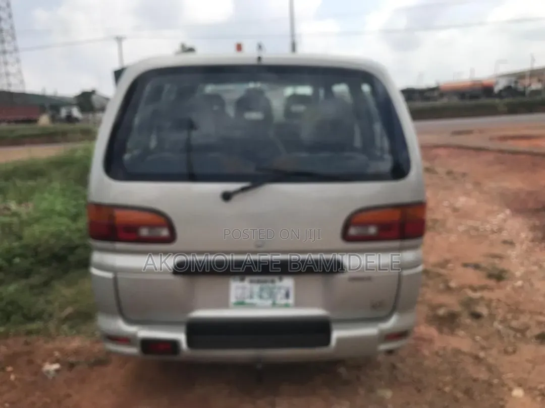 Mitsubishi L400 2005 Silver