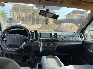 Mitsubishi L400 2005 Silver