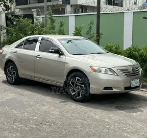 Toyota Camry 2008 Gold