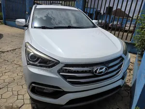 Hyundai Santa Fe SE AWD 2016 White
