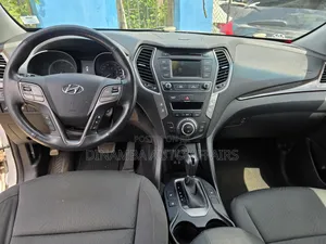 Hyundai Santa Fe SE AWD 2016 White