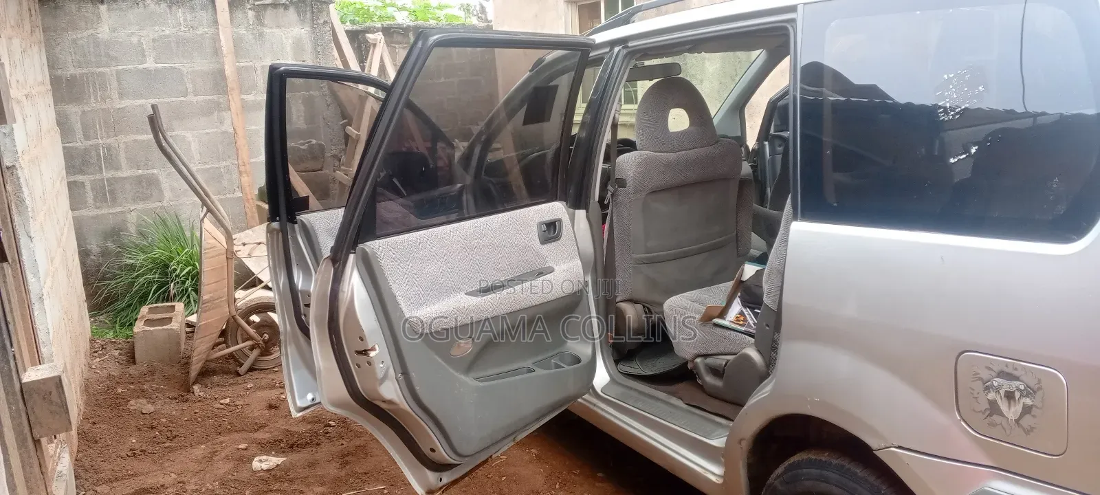 Mitsubishi Space Gear 2003 Silver