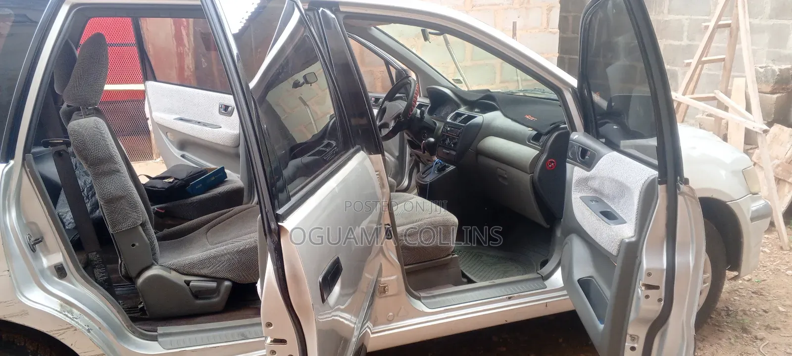 Mitsubishi Space Gear 2003 Silver