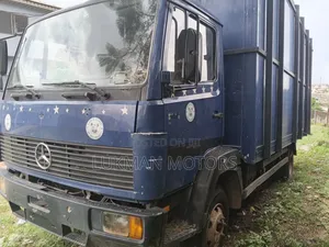 Mercedes Benz Truck