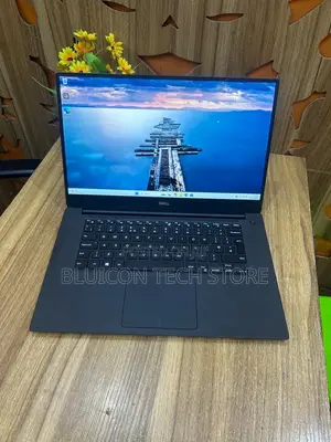 Laptop Dell Precision 5520 16GB Intel Core i7 SSD 256GB