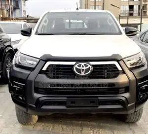 Toyota Hilux 2025 Black