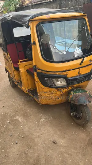 TVS King Deluxe Plus iTouch Start 2022 Yellow
