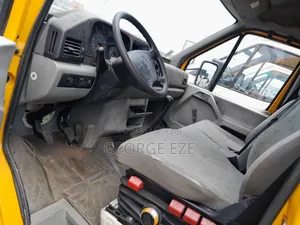 Volkswagen LT 2008 Yellow