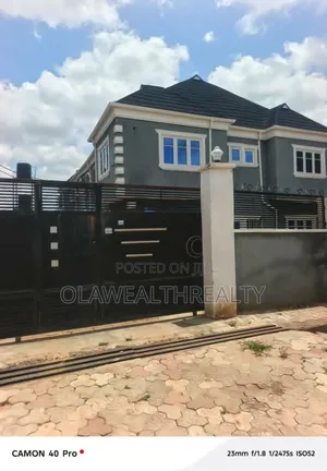 3bdrm Block of Flats in Oke'Badan Estate, Akobo for rent