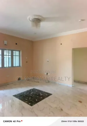 3bdrm Block of Flats in Oke'Badan Estate, Akobo for rent