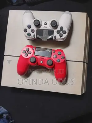Fairly Used Ps4 for Sale With 2 Pads
