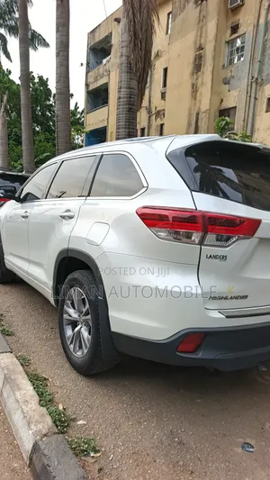 Toyota Highlander XLE 4x2 V6 (3.5L 6cyl 8A) 2018 White