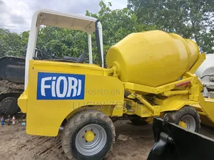 2.5 Cubic Selfloader Concrete Mixer for Sale