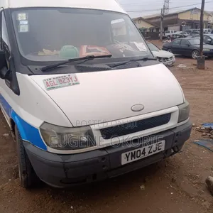 Ford Transit 2000 White
