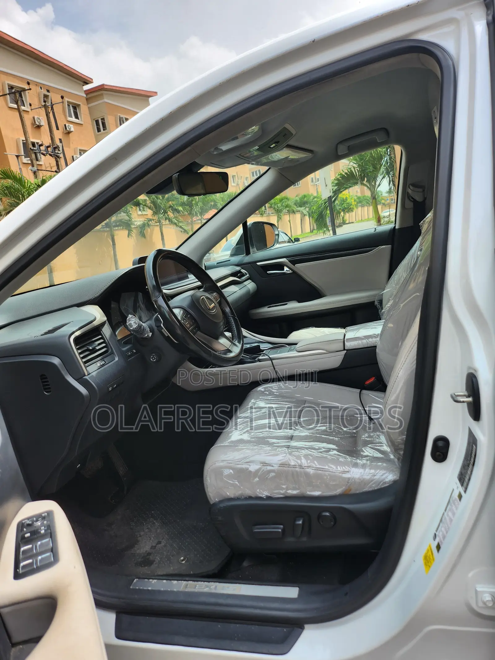 Lexus RX 2022 White
