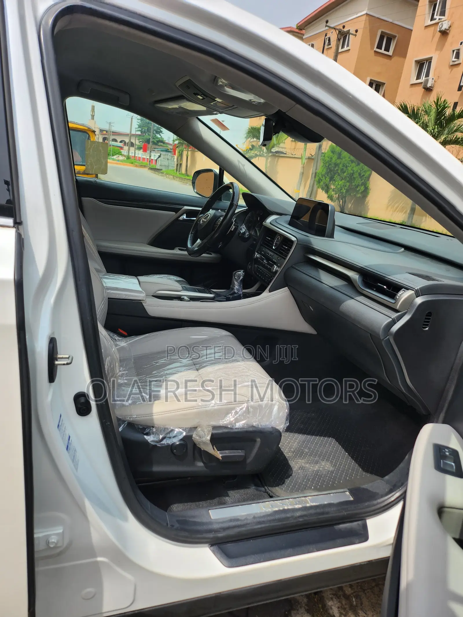 Lexus RX 2022 White
