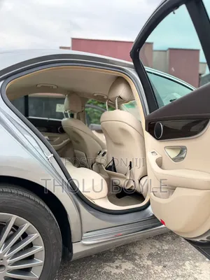 Mercedes-Benz C300 Base AWD 4Matic Sedan (2.0L 4cyl 7A) 2015 Gold