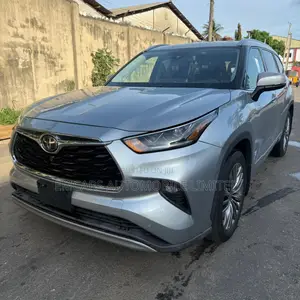 Toyota Highlander Platinum 2021 Silver