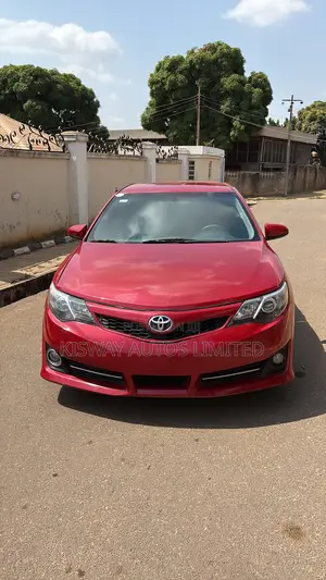 Toyota Camry SE 4dr Sedan (2.5L 4cyl 6A) 2014 Red