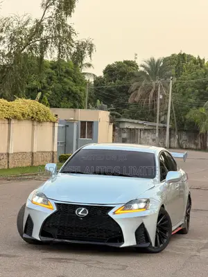 Lexus IS 2016 Silver