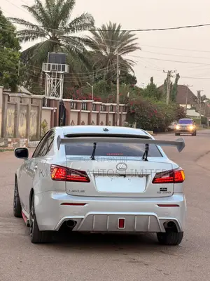 Lexus IS 2016 Silver