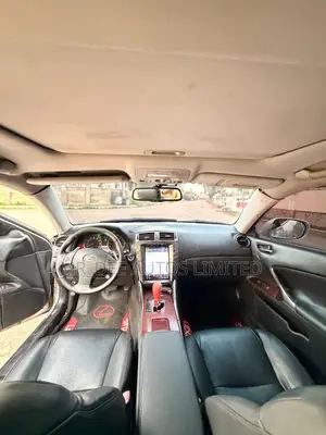 Lexus IS 2016 Silver