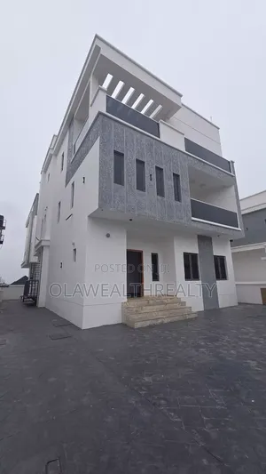 4bdrm Mansion in Kolapo Ishola Gra, Akobo for sale