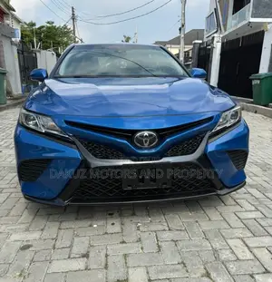 Toyota Camry 2018 Blue
