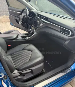 Toyota Camry 2018 Blue
