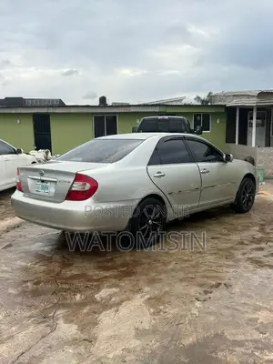 Toyota Camry LE V6 4dr Sedan (3.0L 6cyl 5A) 2004 Silver