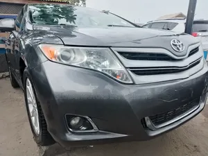 Direct Tokunbo Toyota Venza Limited 2011.