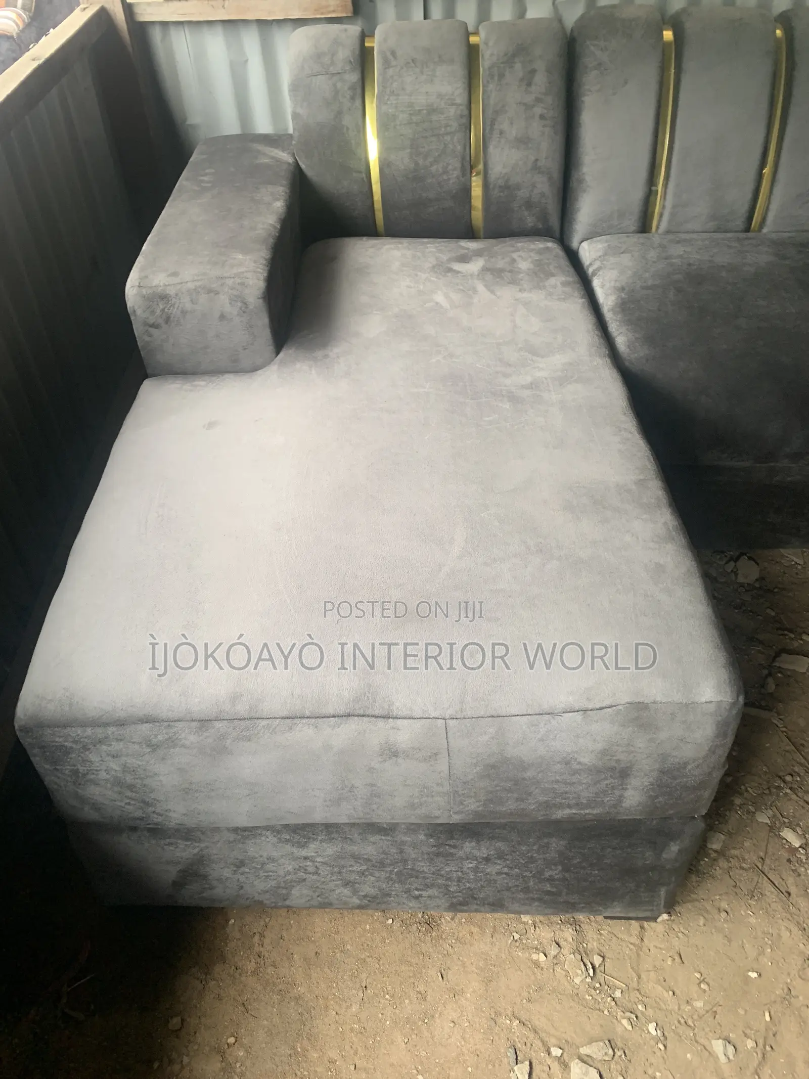 Fully Cushioned Lshape+Single Seater