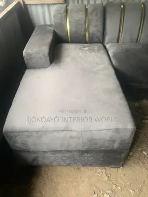 Fully Cushioned Lshape+Single Seater