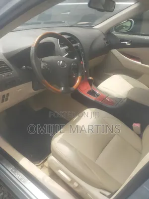 Lexus ES 2012 Silver