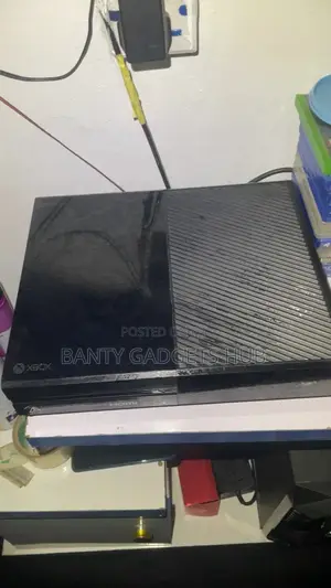 Xbox One With a Wireless Game Pad