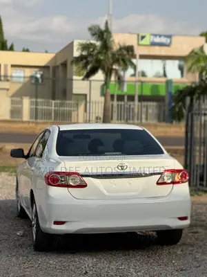 Toyota Corolla 2013 White