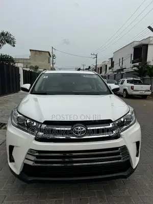 Toyota Highlander XLE 4dr SUV (3.5L 6cyl 6A) 2015 White