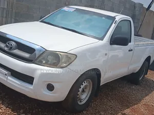 Toyota Hilux 2011 White