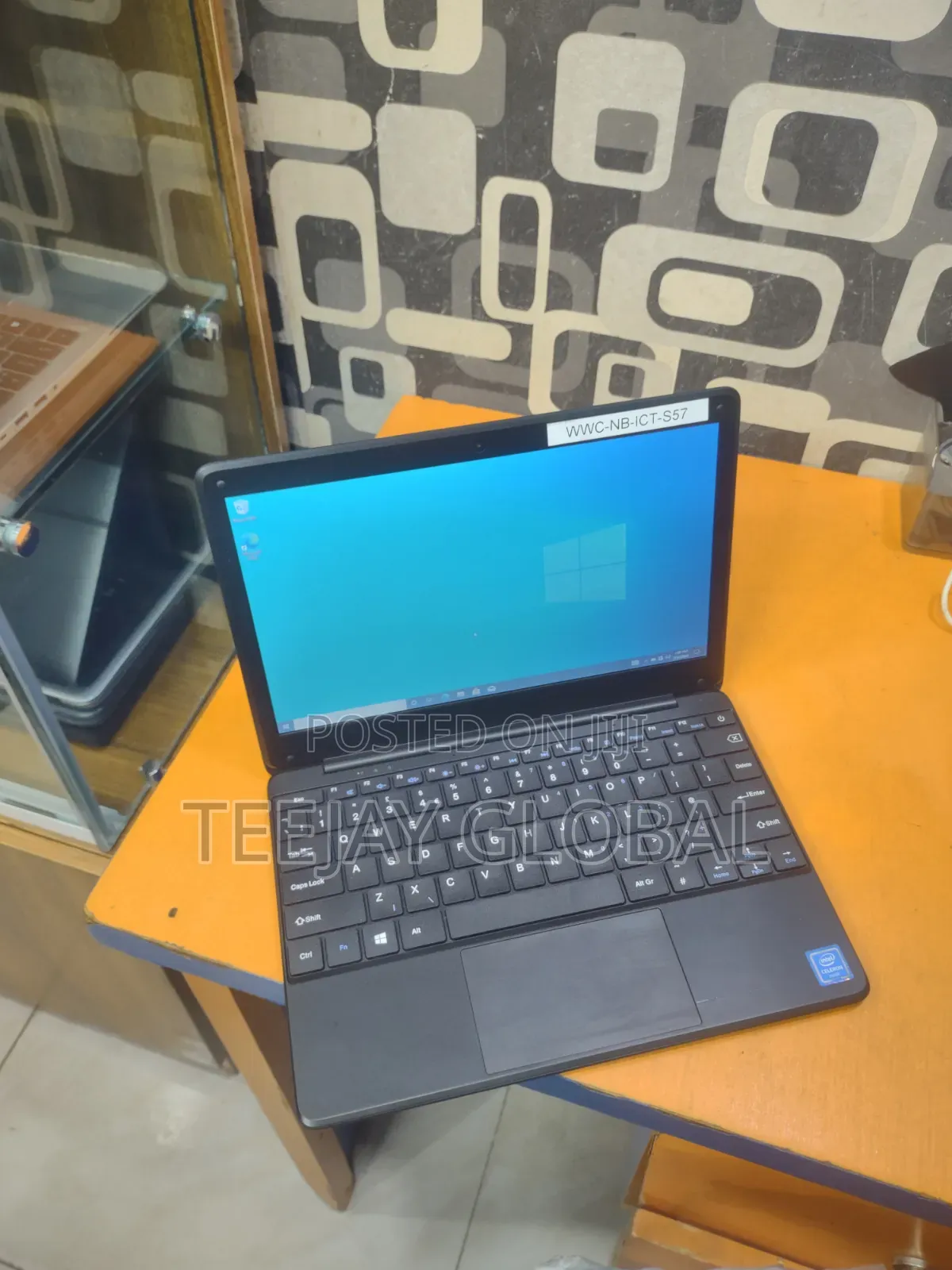 Laptop Geo Geobook 1E 4GB Intel Celeron SSD 60GB