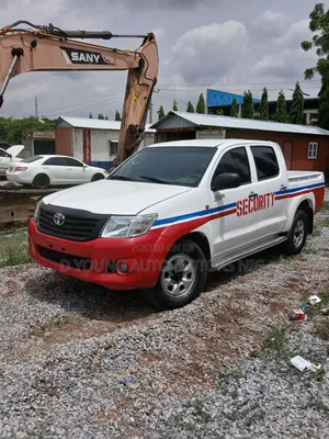 Toyota Hilux 2013 White