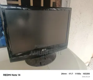 Clean Lg Flatron 22" LCD Tv / Pc Monitor