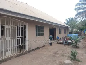 6bdrm Block of Flats in Behind Nkst Achusa, Makurdi for sale